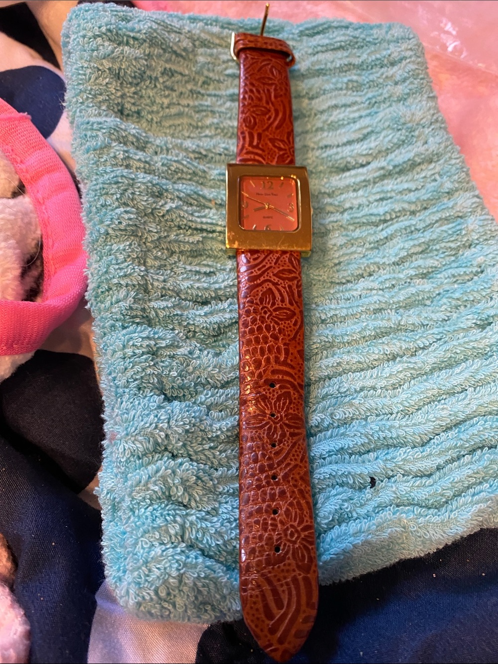Main Live Time
Women's Brown Embossed Leather Strap Watch with Gold-Tone Case